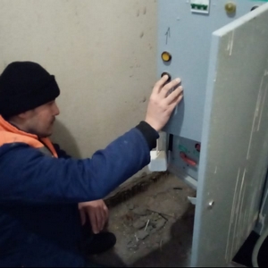 01-03-2021 Промывка мусоропровода дезинфицирующим раствором во втором подъезде